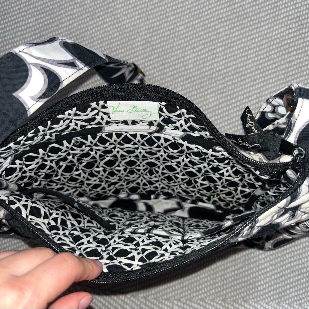 Vera Bradley Small White Black Paisley Shoulder Purse Adjustable Shoulder Strap - Picture 3 of 8